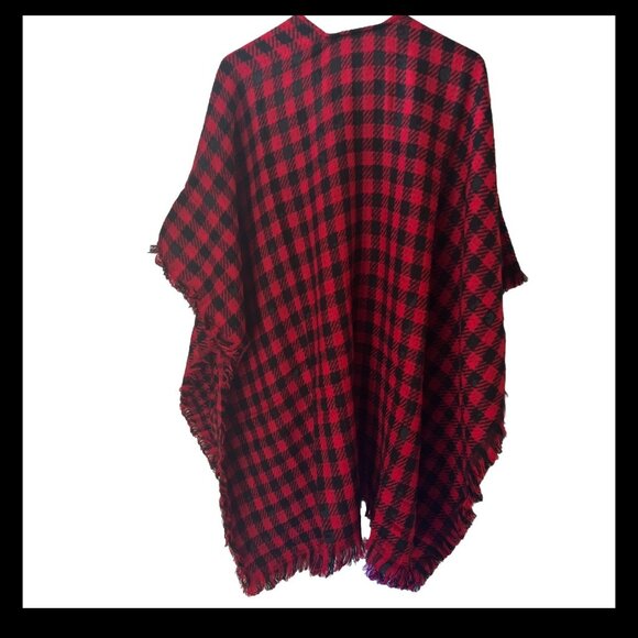 Andree by Unit Red‎ & Black Plaid checkered Fringe shawl Poncho one size acrylic - Picture 2 of 7
